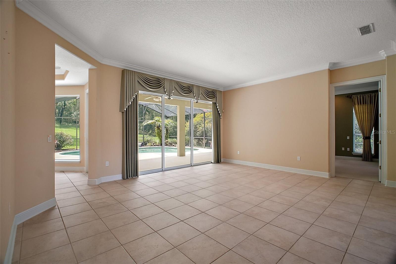 Image 9 of 43 For 7249 Chesterhill Circle