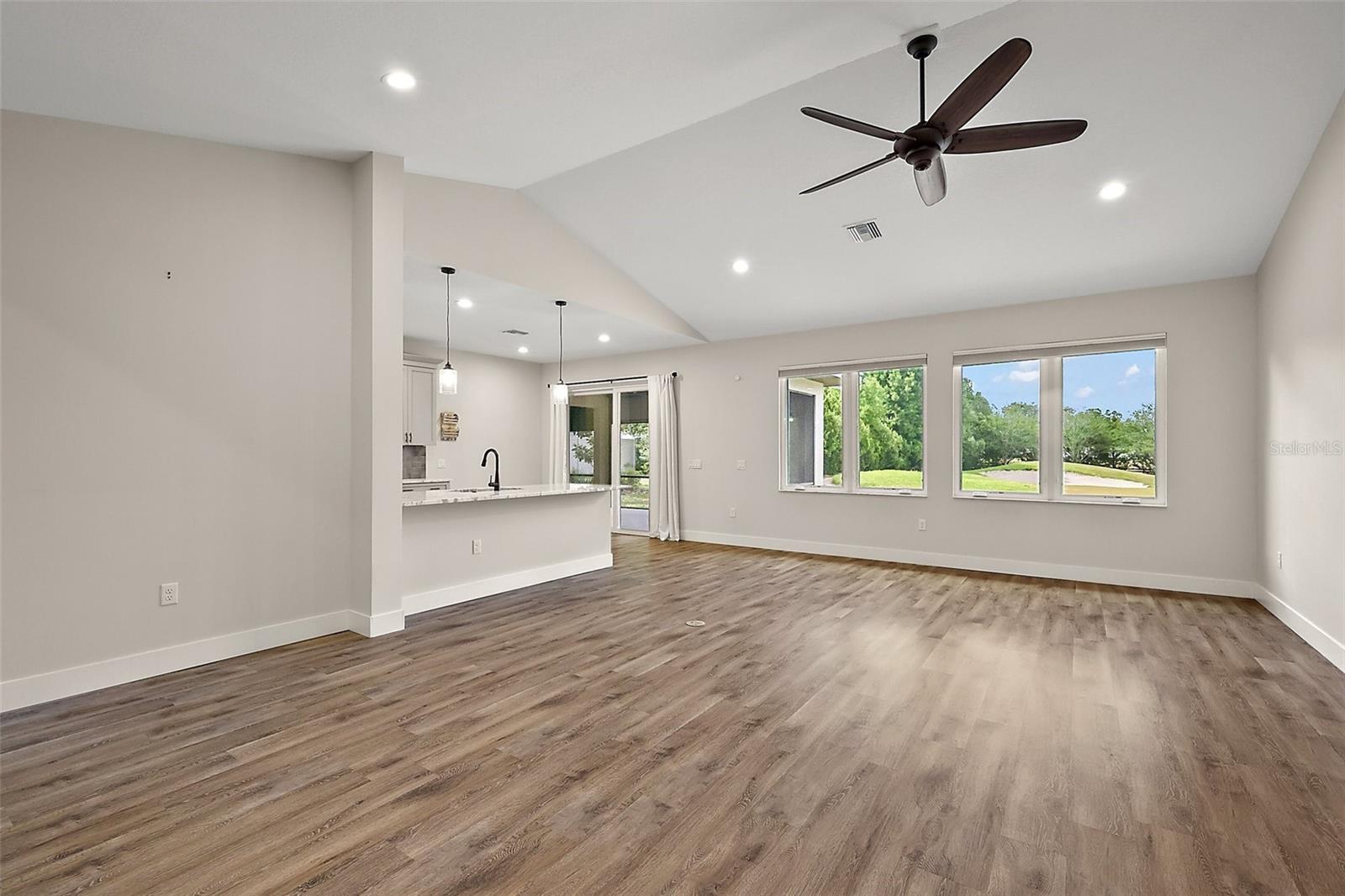 Image 15 of 47 For 562 Dowling Circle