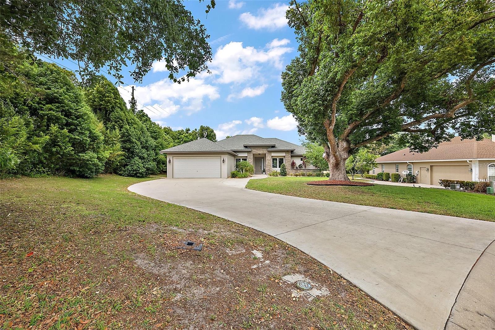 Image 3 of 47 For 562 Dowling Circle