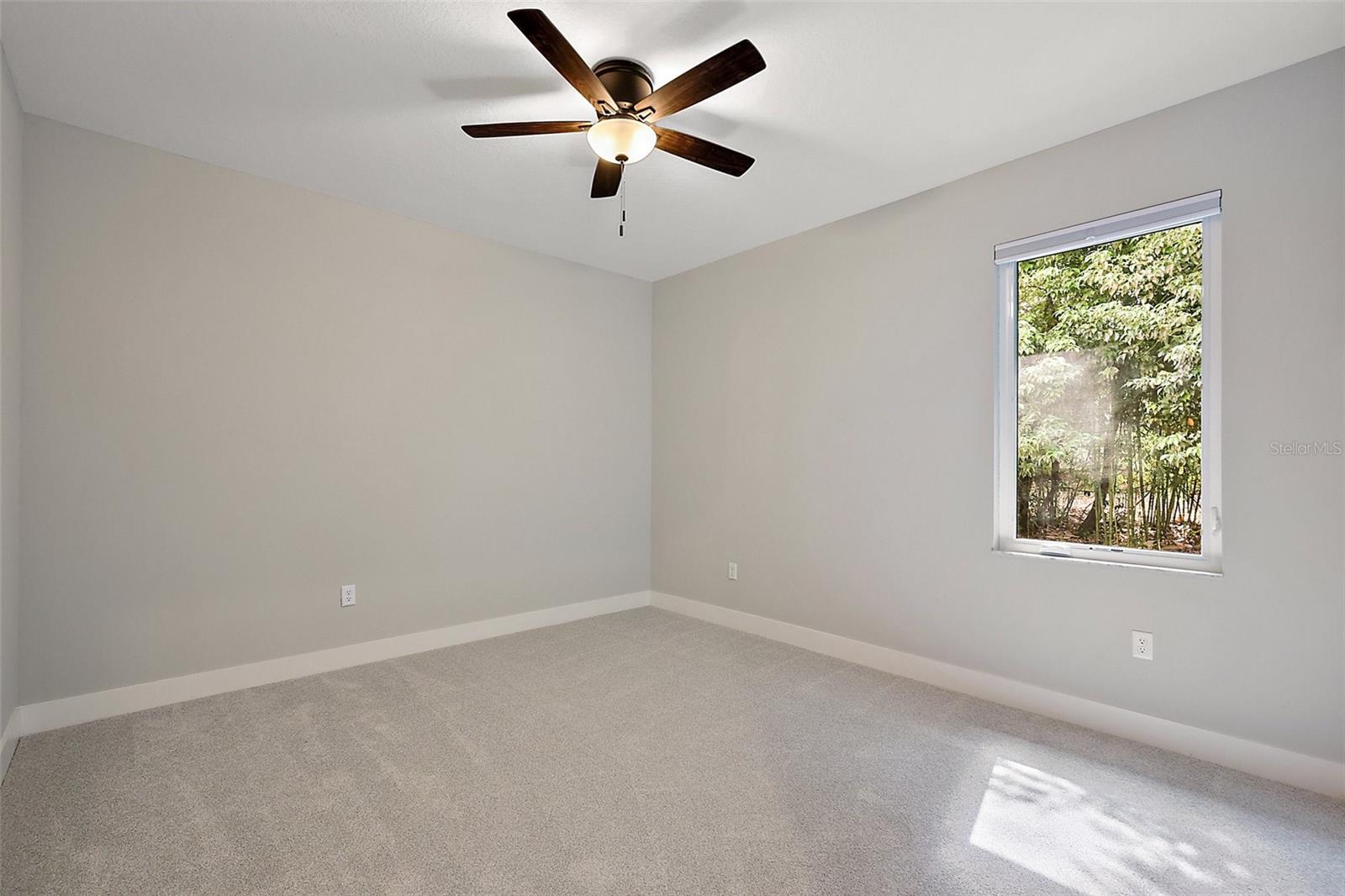 Image 36 of 47 For 562 Dowling Circle