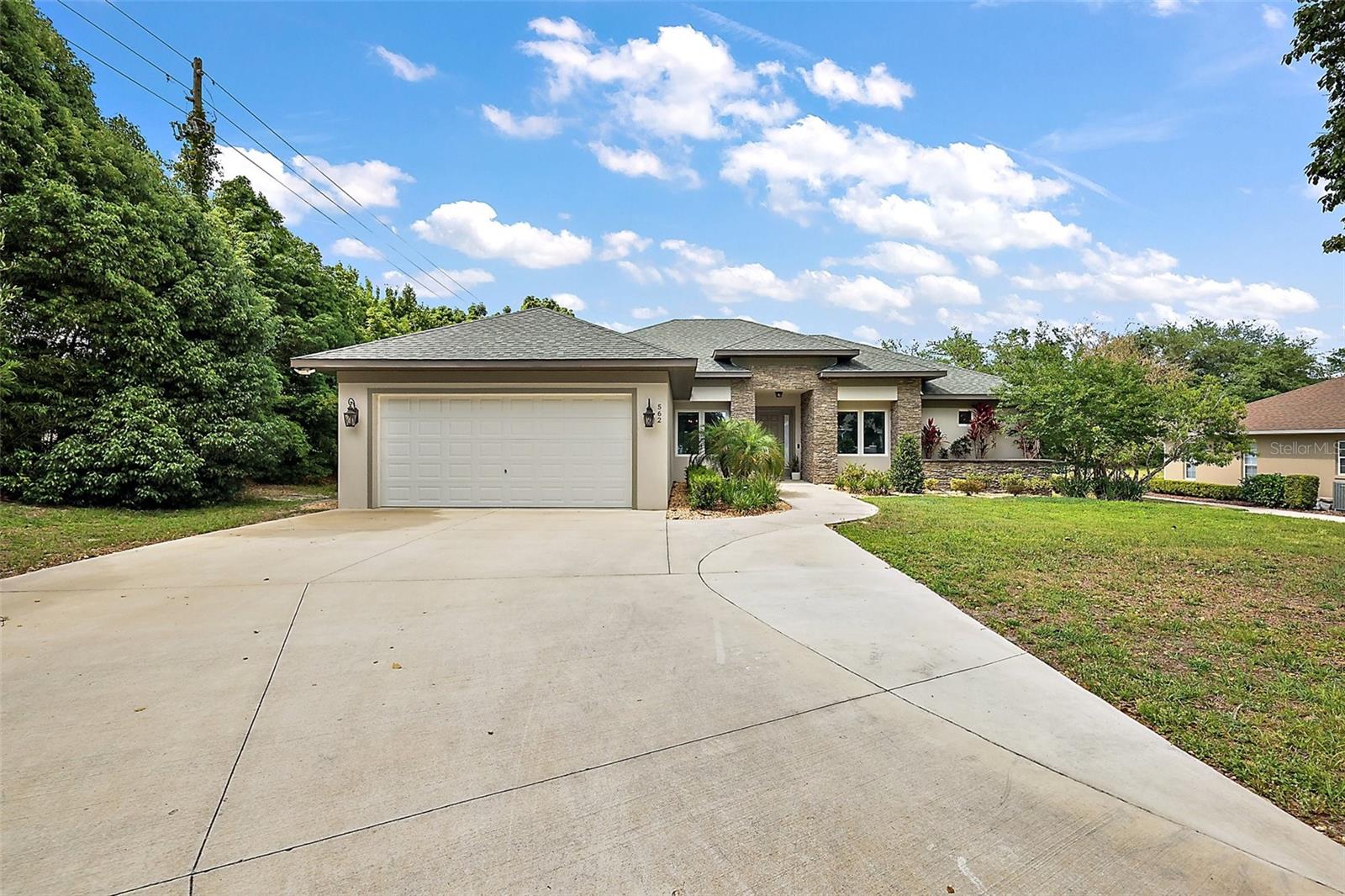 Image 4 of 47 For 562 Dowling Circle