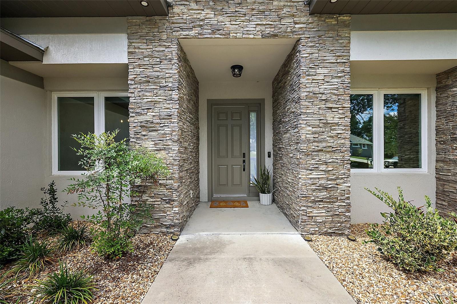 Image 5 of 47 For 562 Dowling Circle