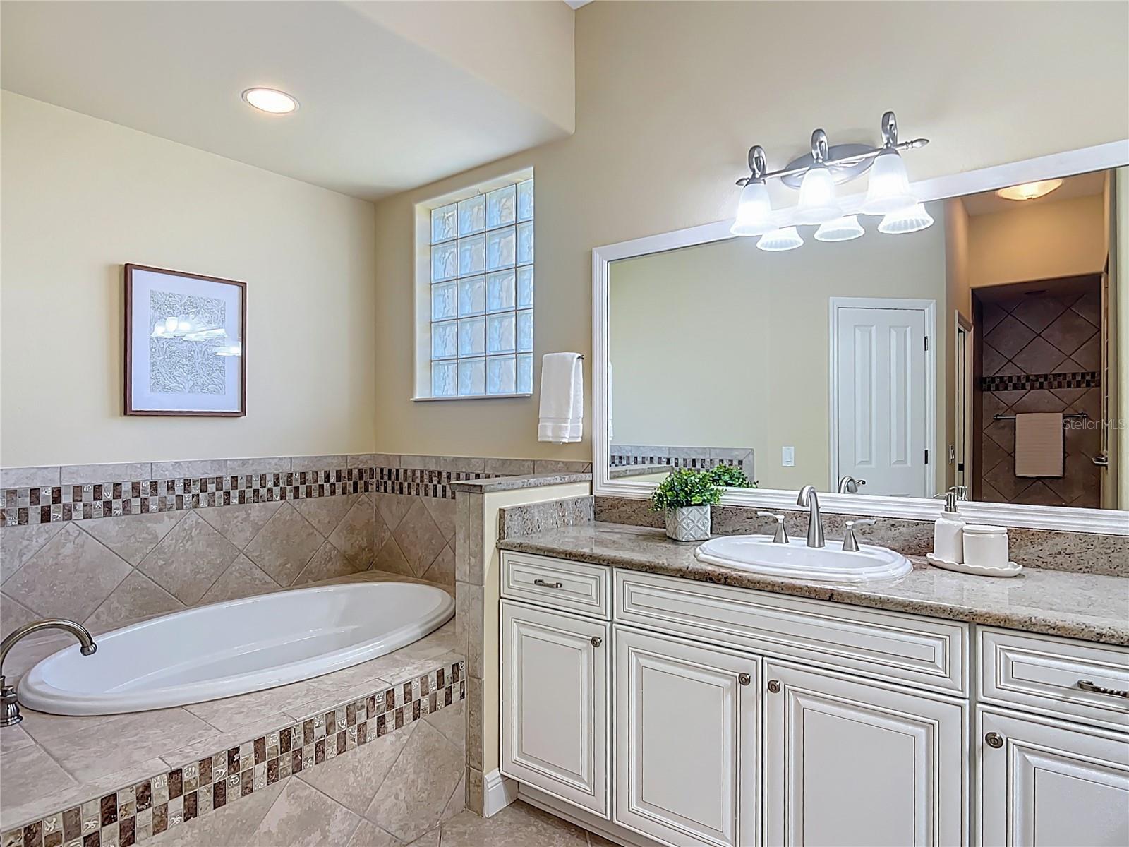 Image 37 of 63 For 1842 Lake Ridge Drive
