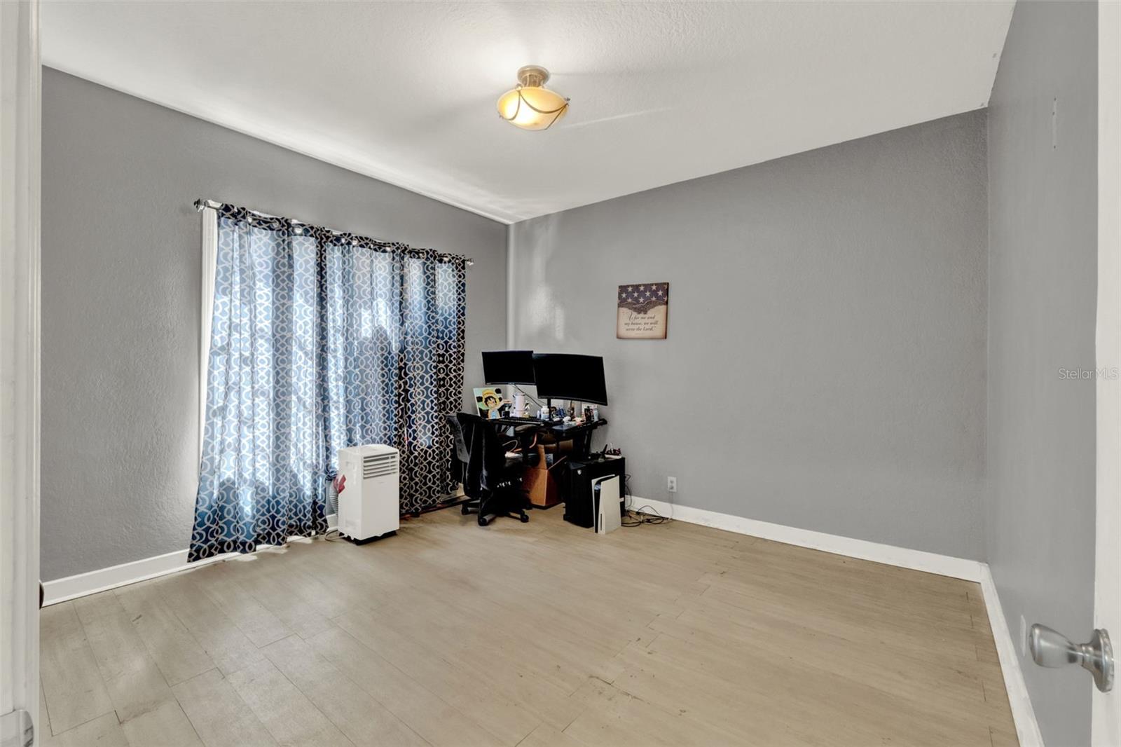Image 22 of 45 For 506 Perkins Street