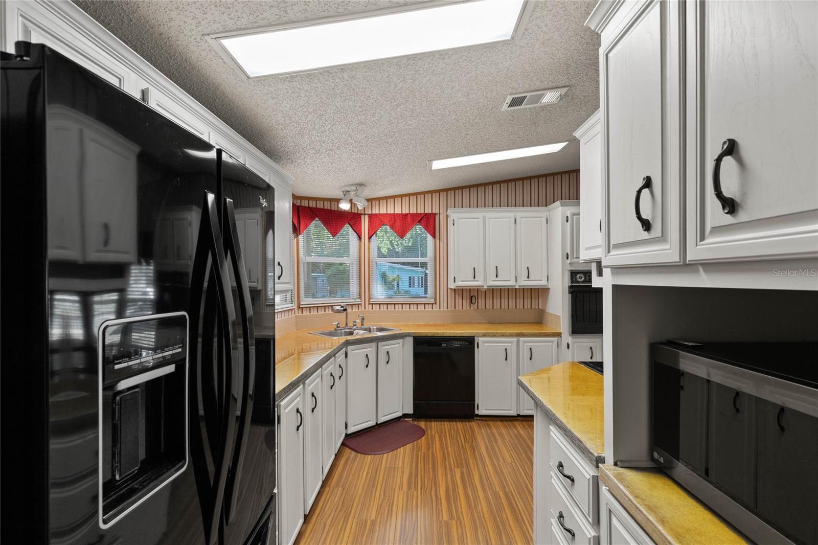 Image 12 of 30 For 807 Oak Boulevard