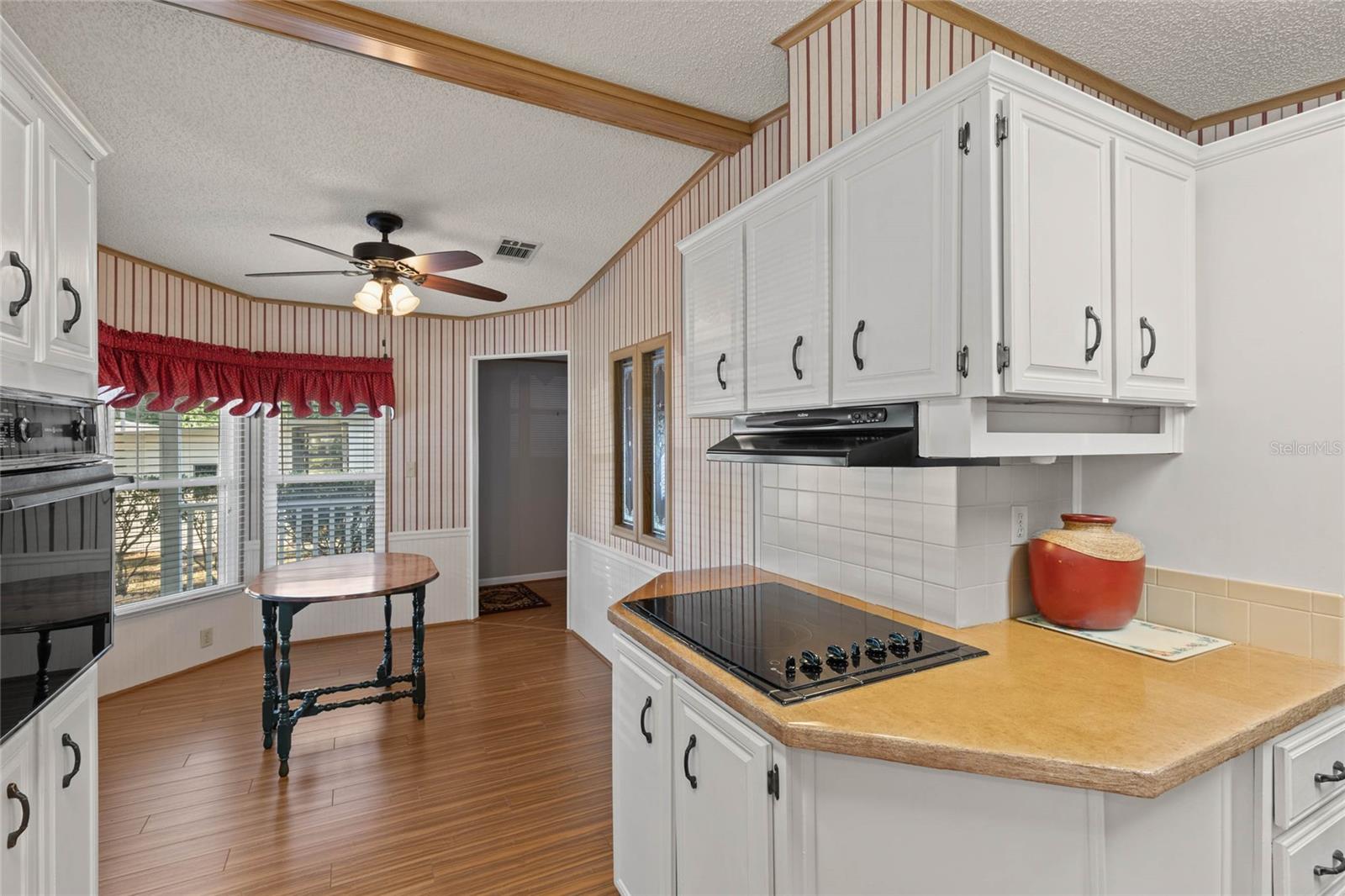 Image 13 of 30 For 807 Oak Boulevard