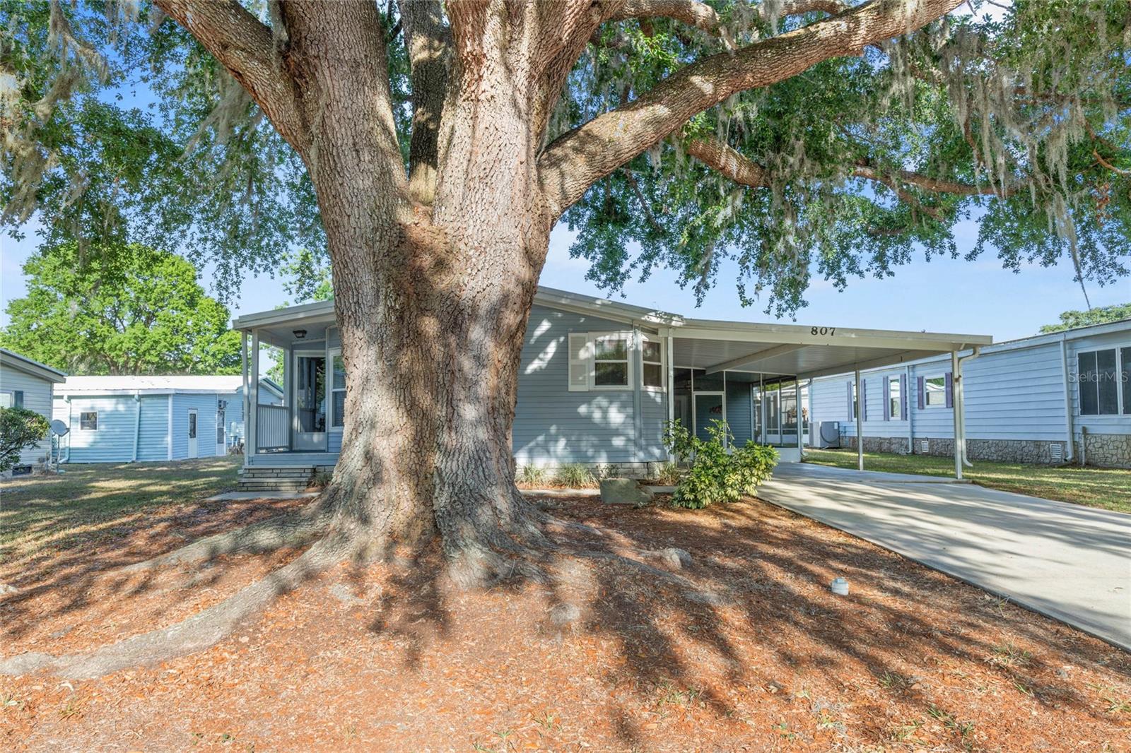 Image 2 of 30 For 807 Oak Boulevard