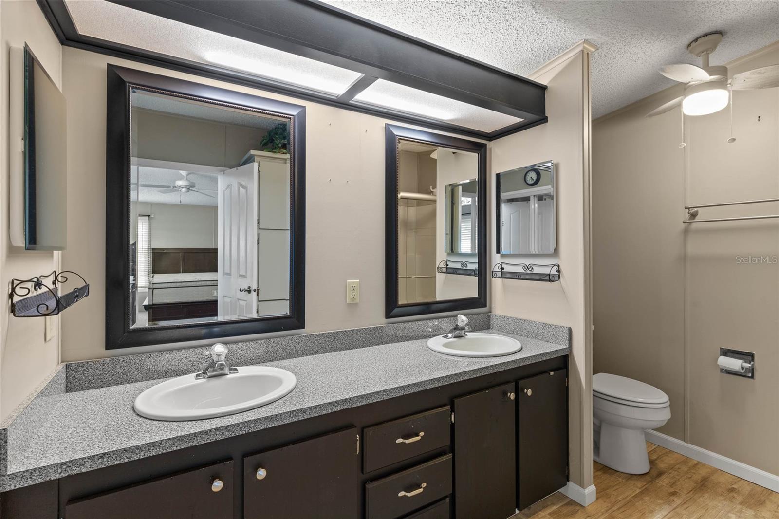 Image 24 of 30 For 807 Oak Boulevard