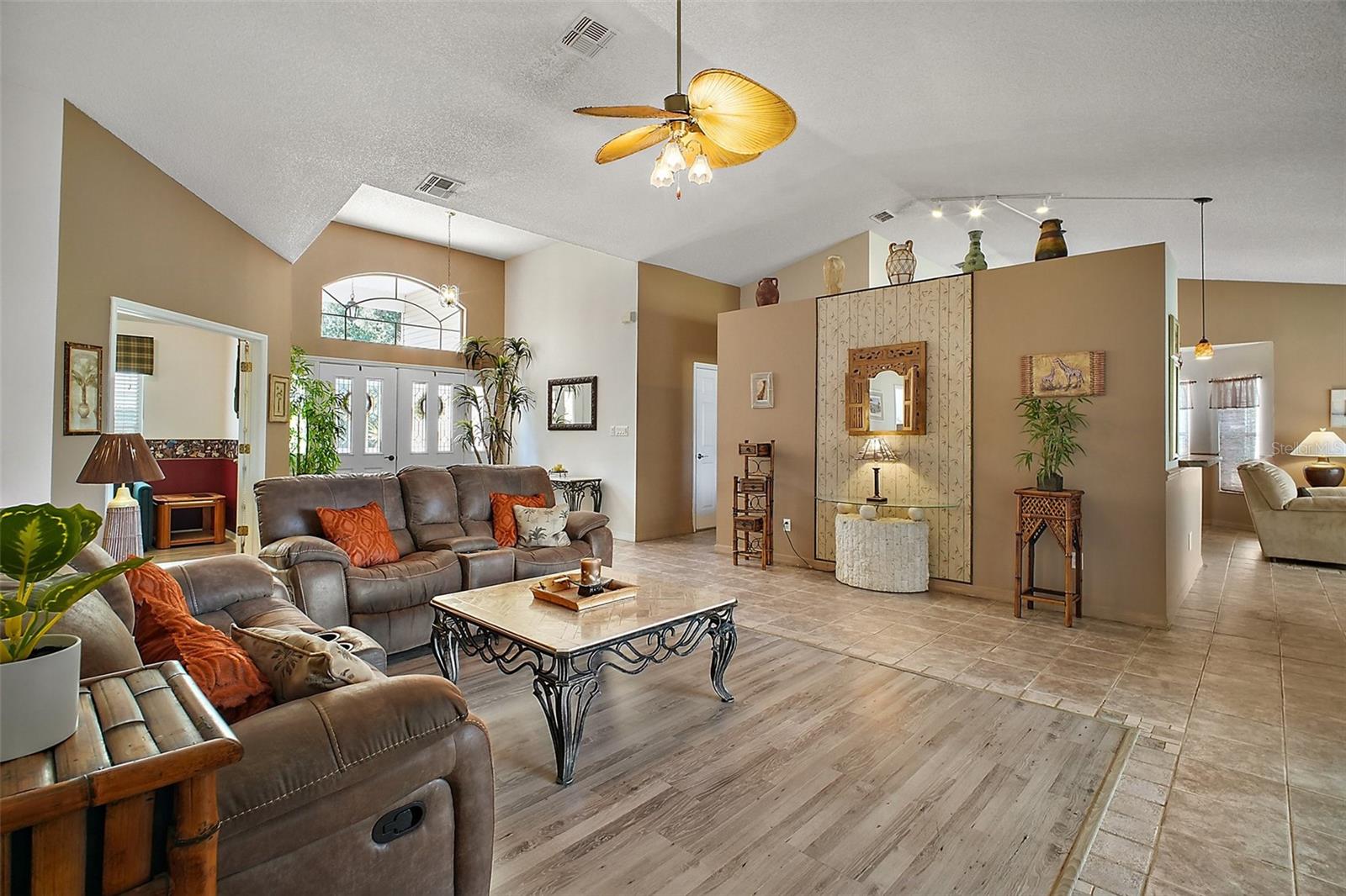 Image 11 of 36 For 25129 Riverwalk Drive