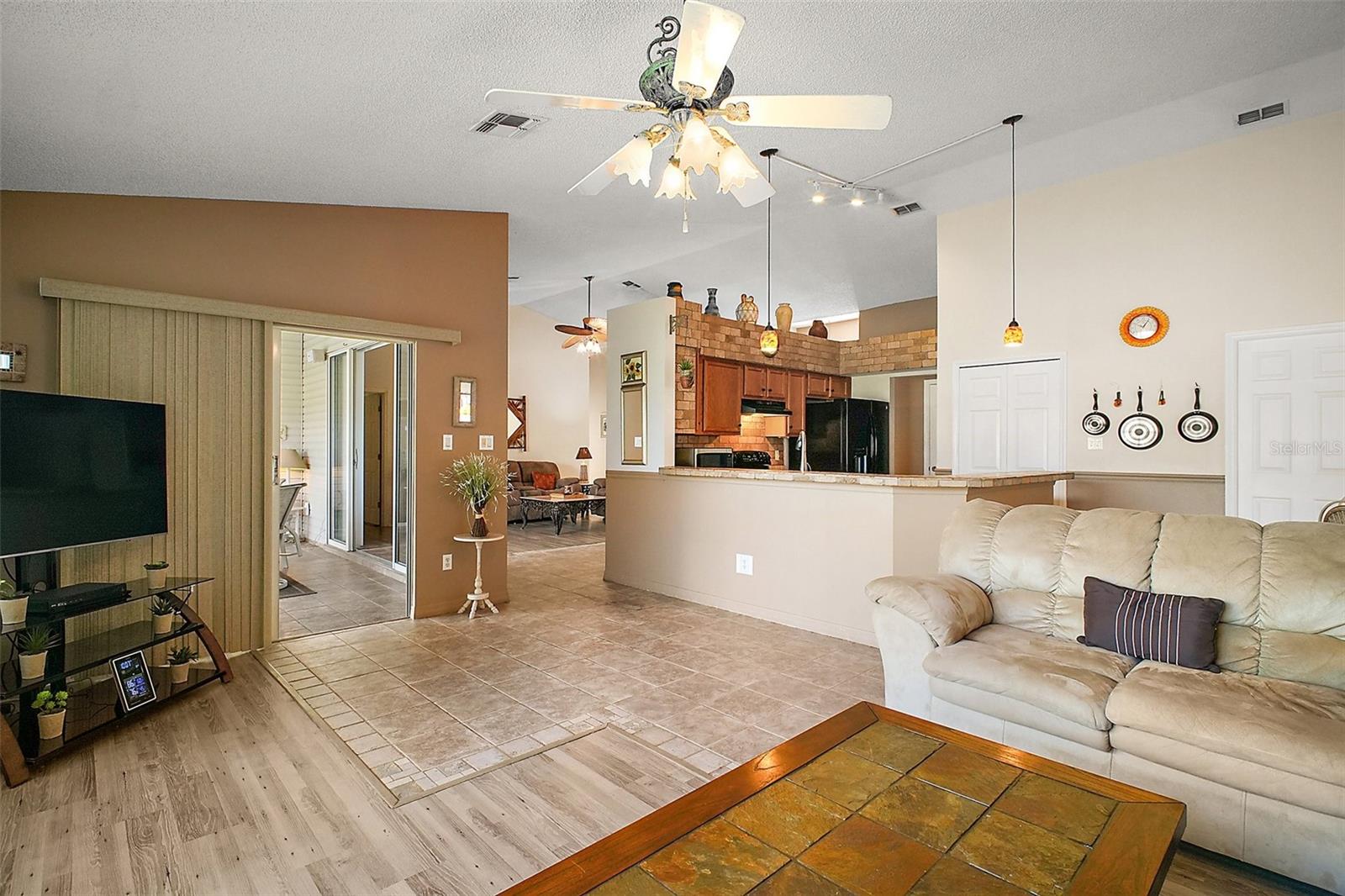Image 22 of 36 For 25129 Riverwalk Drive