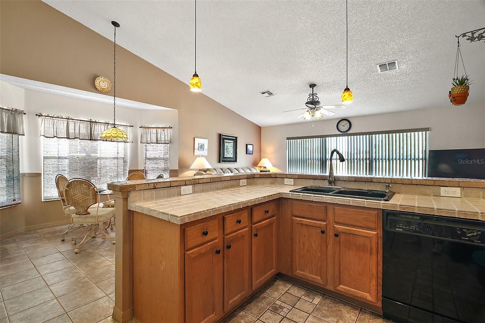 Image 27 of 36 For 25129 Riverwalk Drive