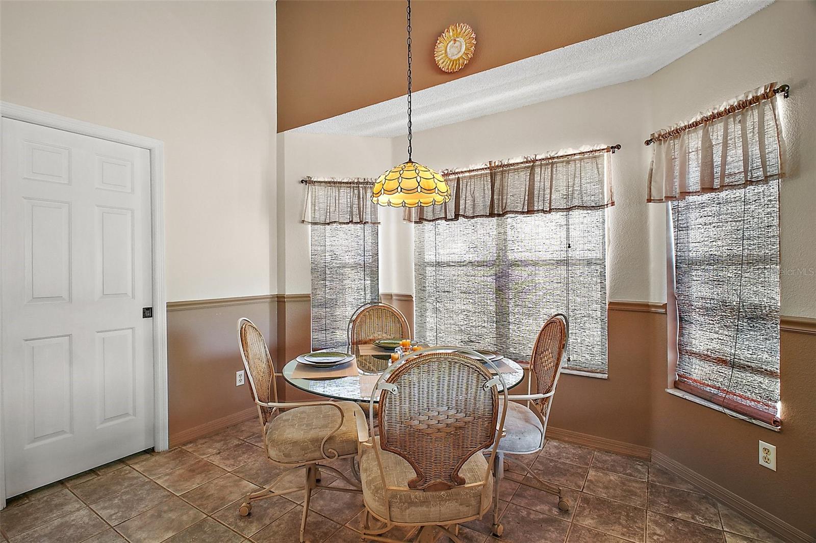 Image 28 of 36 For 25129 Riverwalk Drive