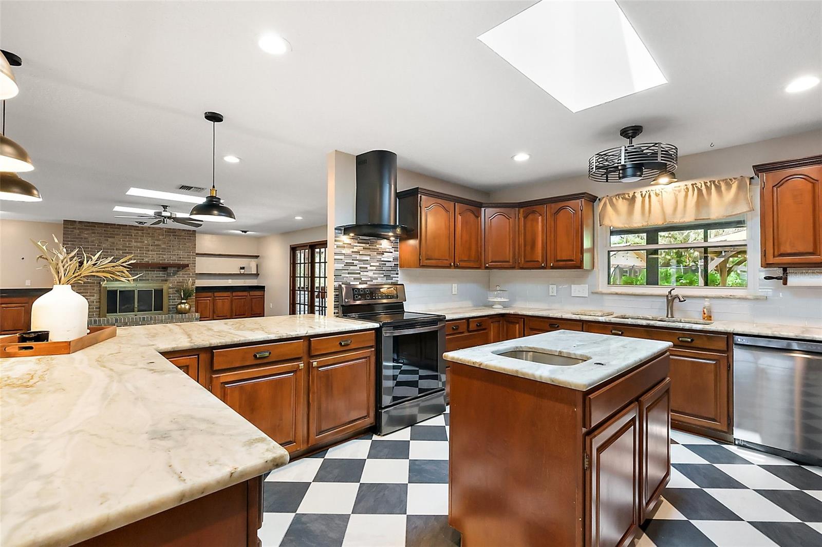 Image 10 of 64 For 32132 Hickory Lane