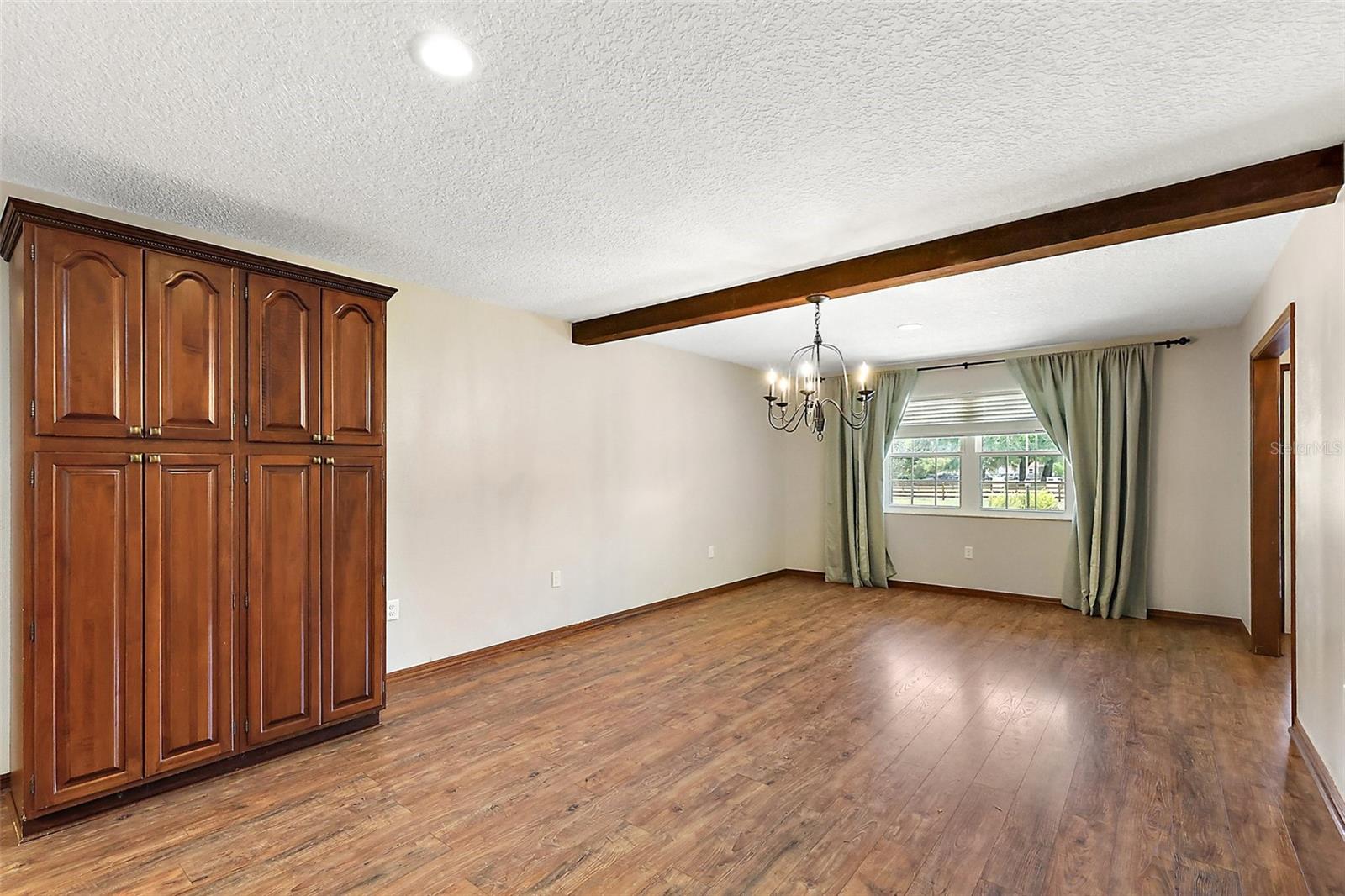 Image 7 of 64 For 32132 Hickory Lane