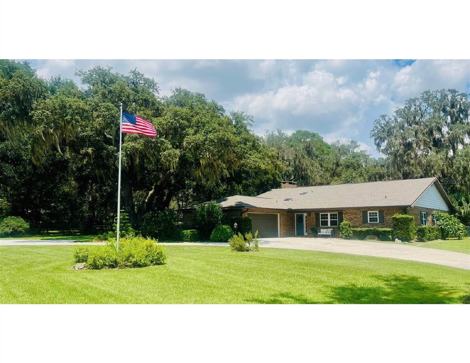 Listing photo id 68 for 32132 Hickory Lane