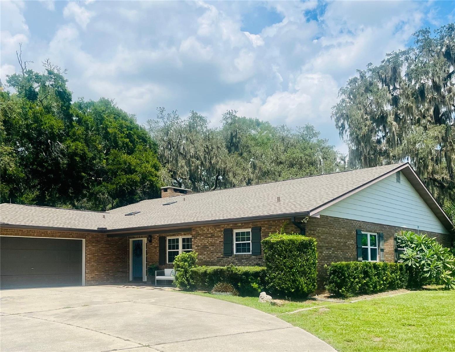 Listing photo id 69 for 32132 Hickory Lane
