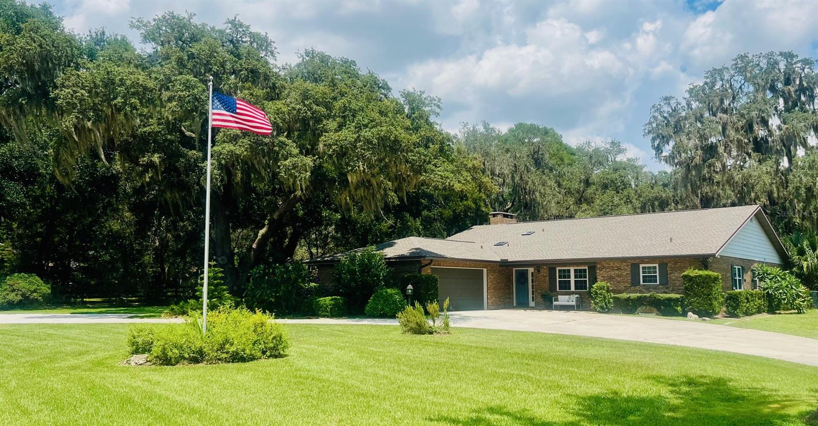 Listing photo id 72 for 32132 Hickory Lane