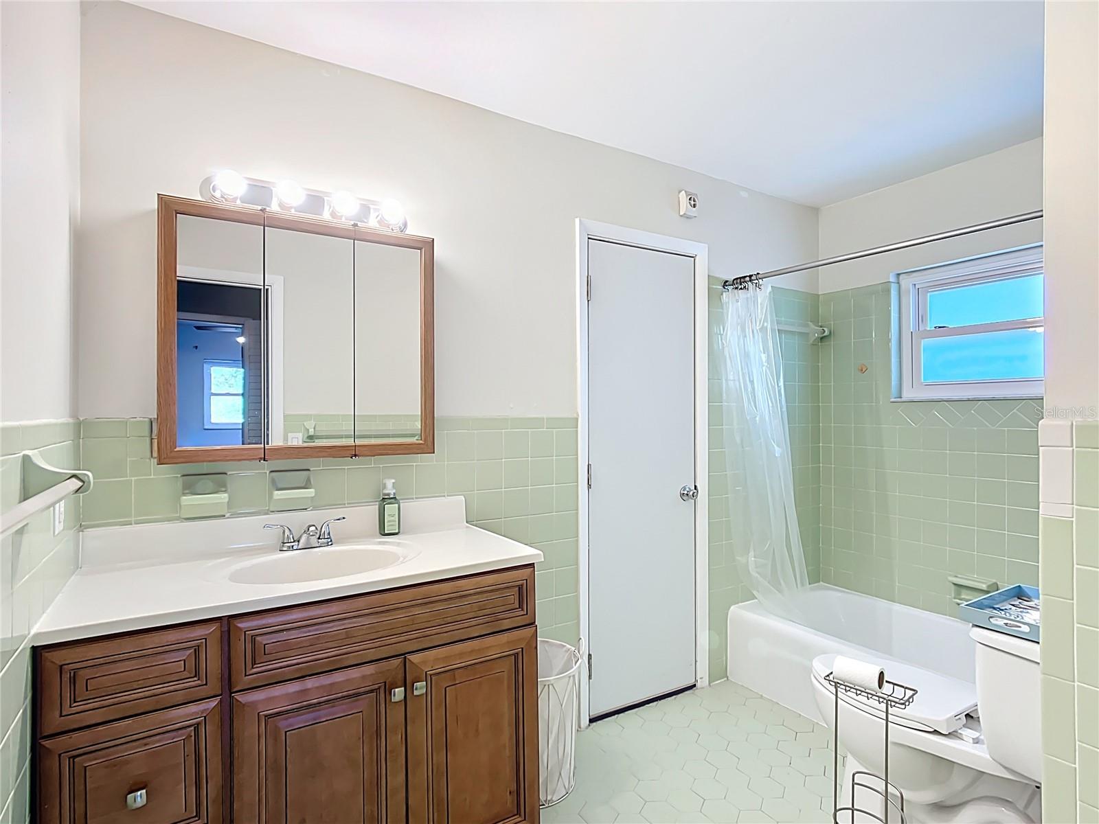 Image 22 of 48 For 3221 Granada Drive
