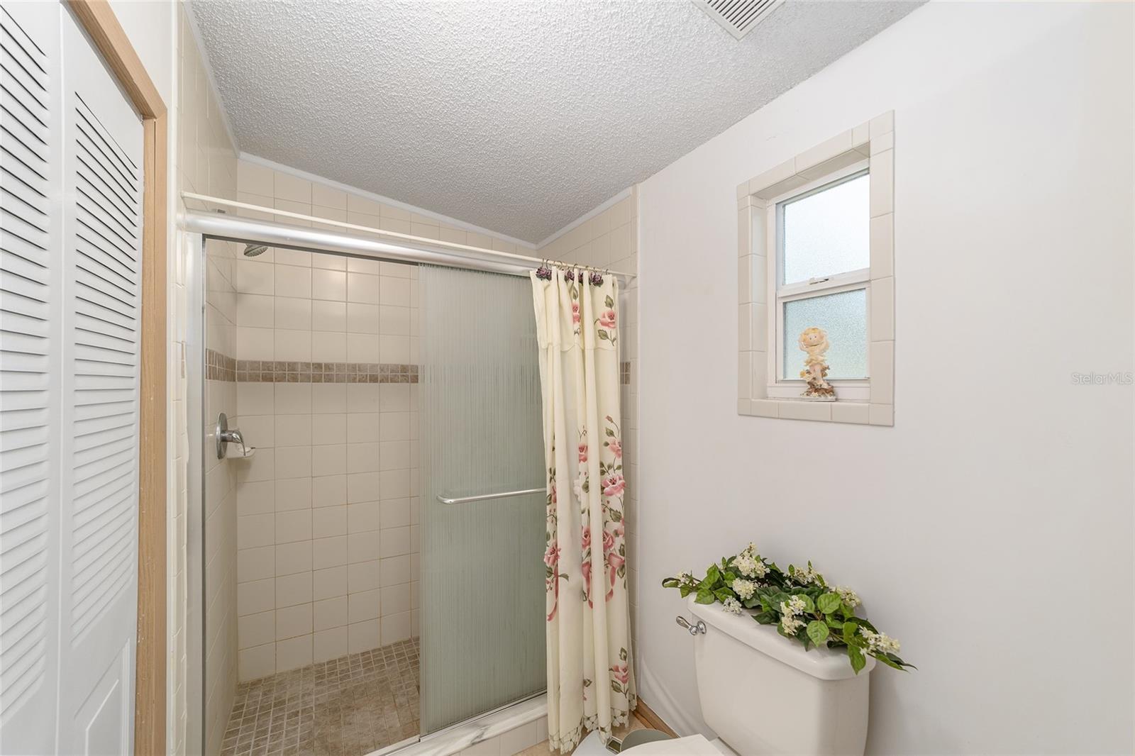 Image 22 of 39 For 1109 Paradise Drive