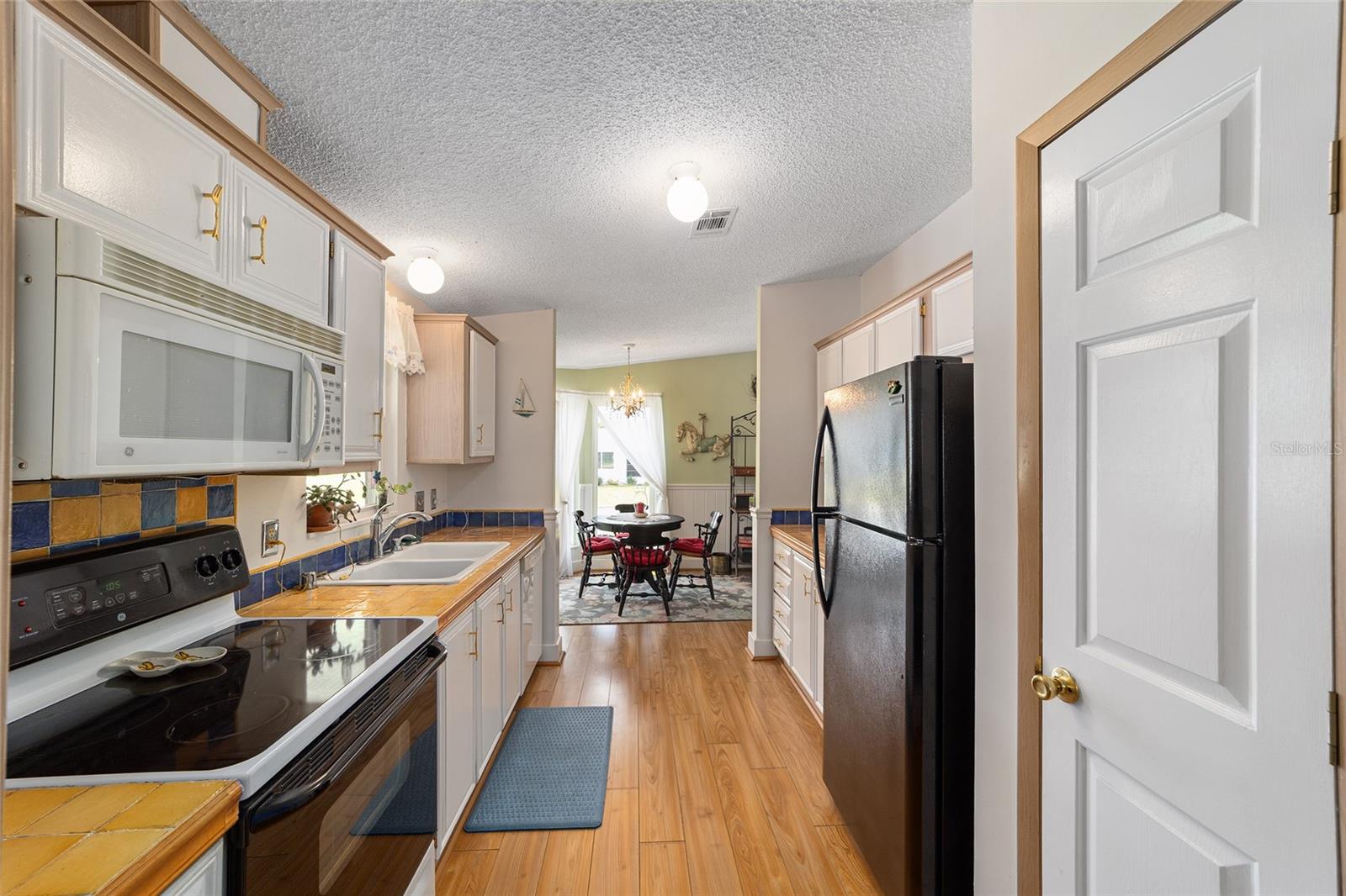 Image 7 of 39 For 1109 Paradise Drive