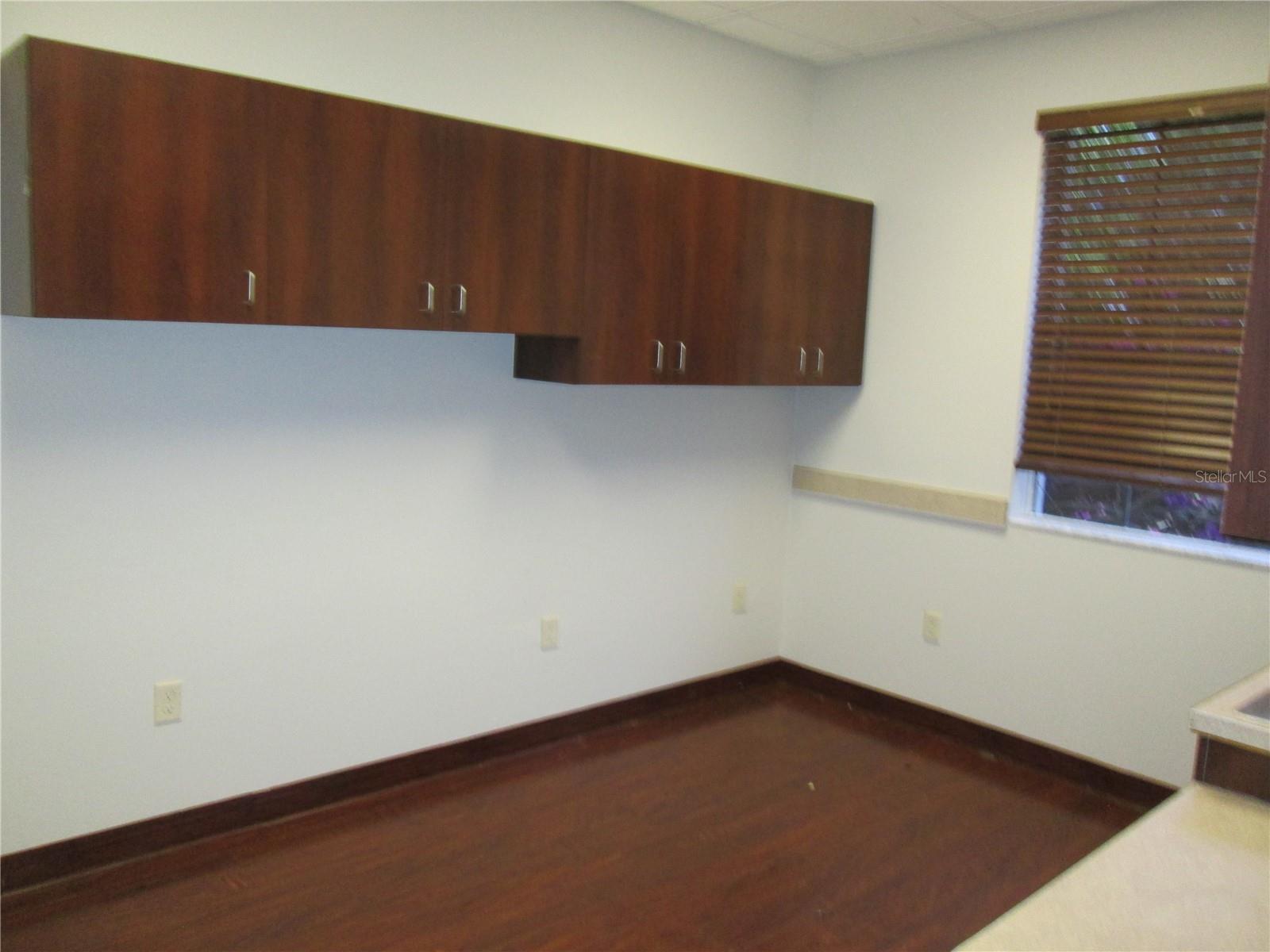 Image 11 of 17 For 33049 Professional Drive 103