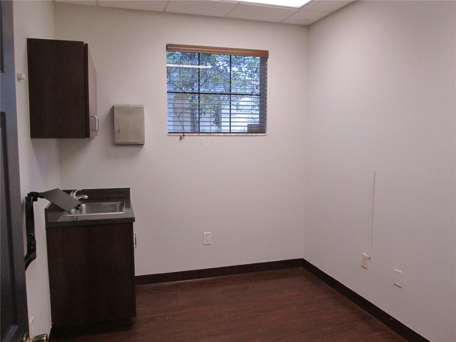 Image 14 of 17 For 33049 Professional Drive 103