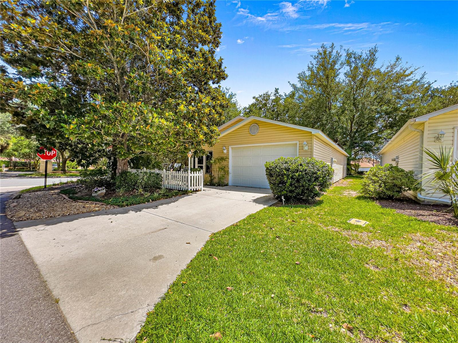 Image 32 of 44 For 2102 Estevez Drive