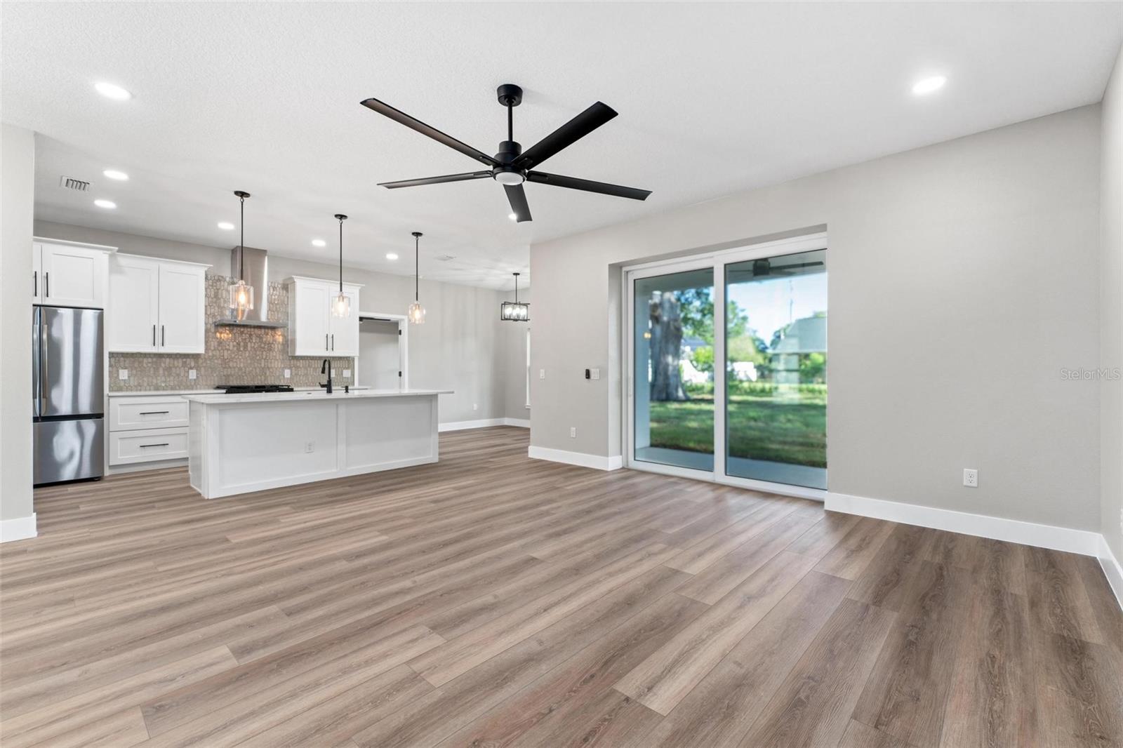 Image 10 of 75 For 10033 Canterbury Drive