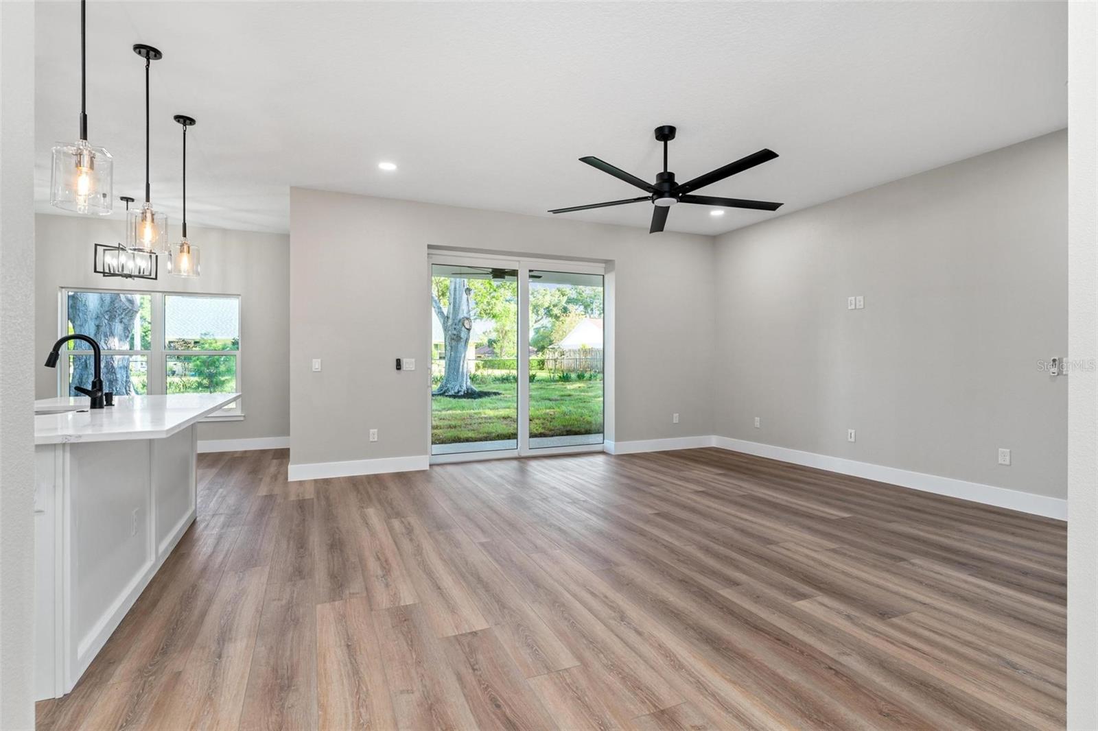 Image 13 of 75 For 10033 Canterbury Drive