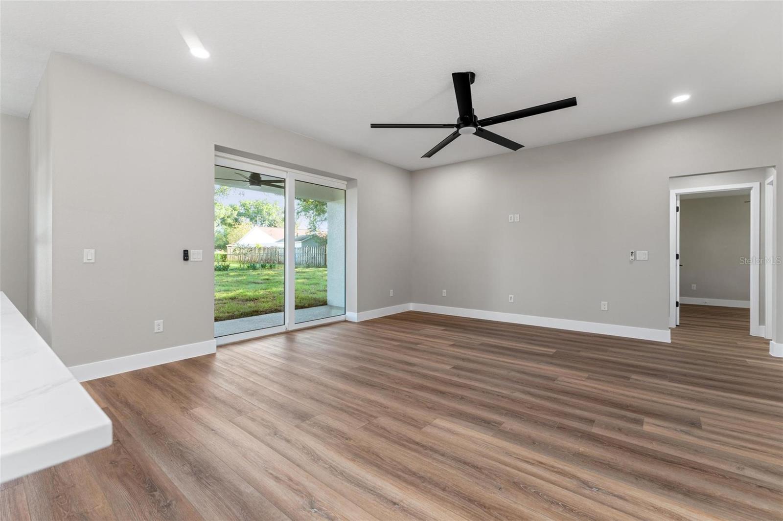 Image 16 of 75 For 10033 Canterbury Drive