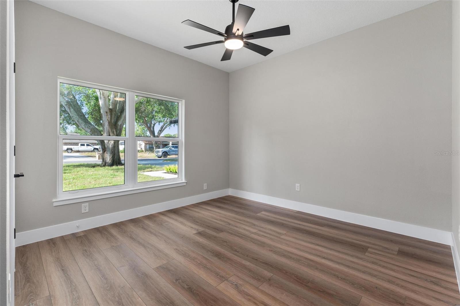 Image 37 of 75 For 10033 Canterbury Drive