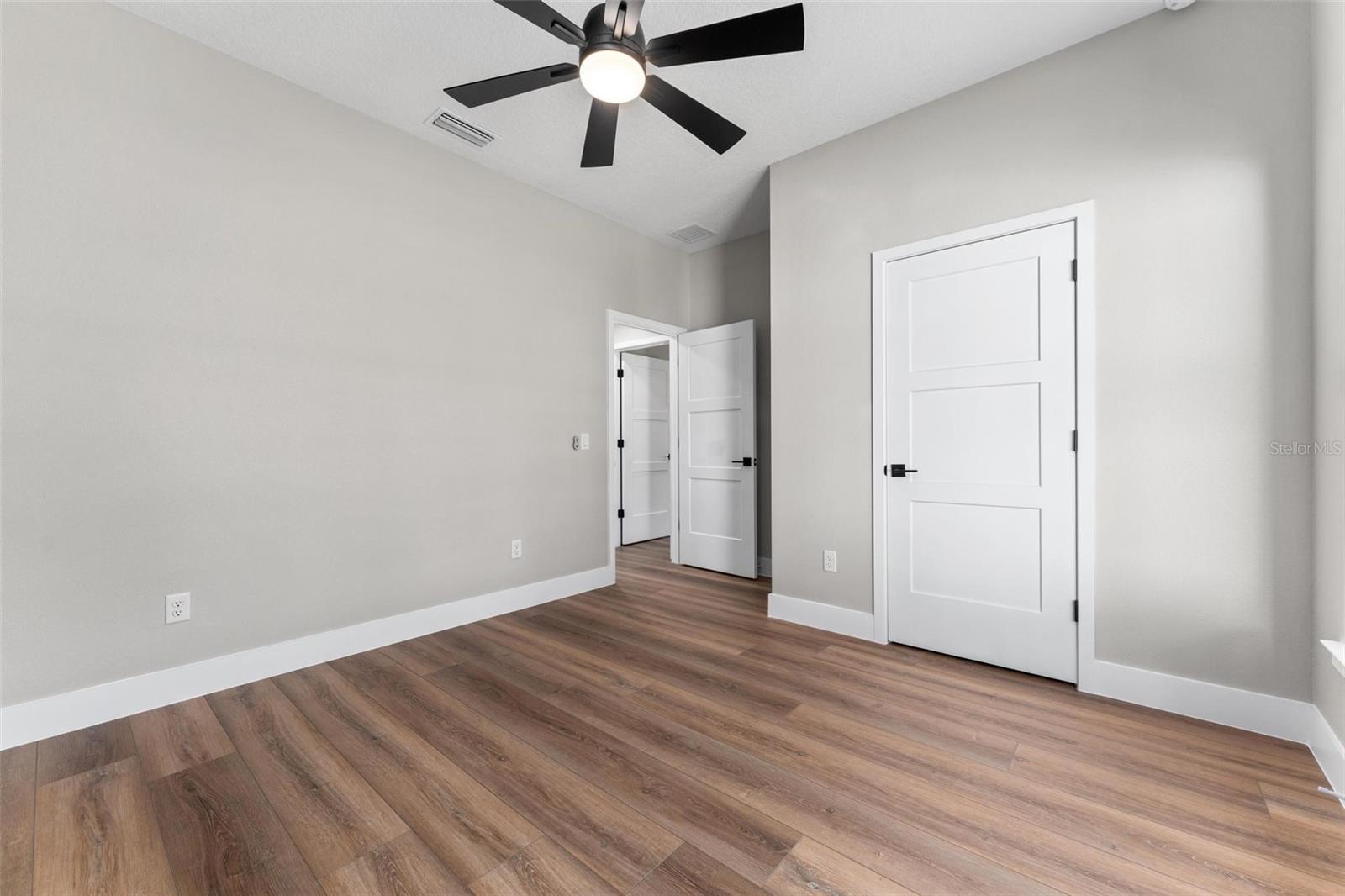 Image 40 of 75 For 10033 Canterbury Drive