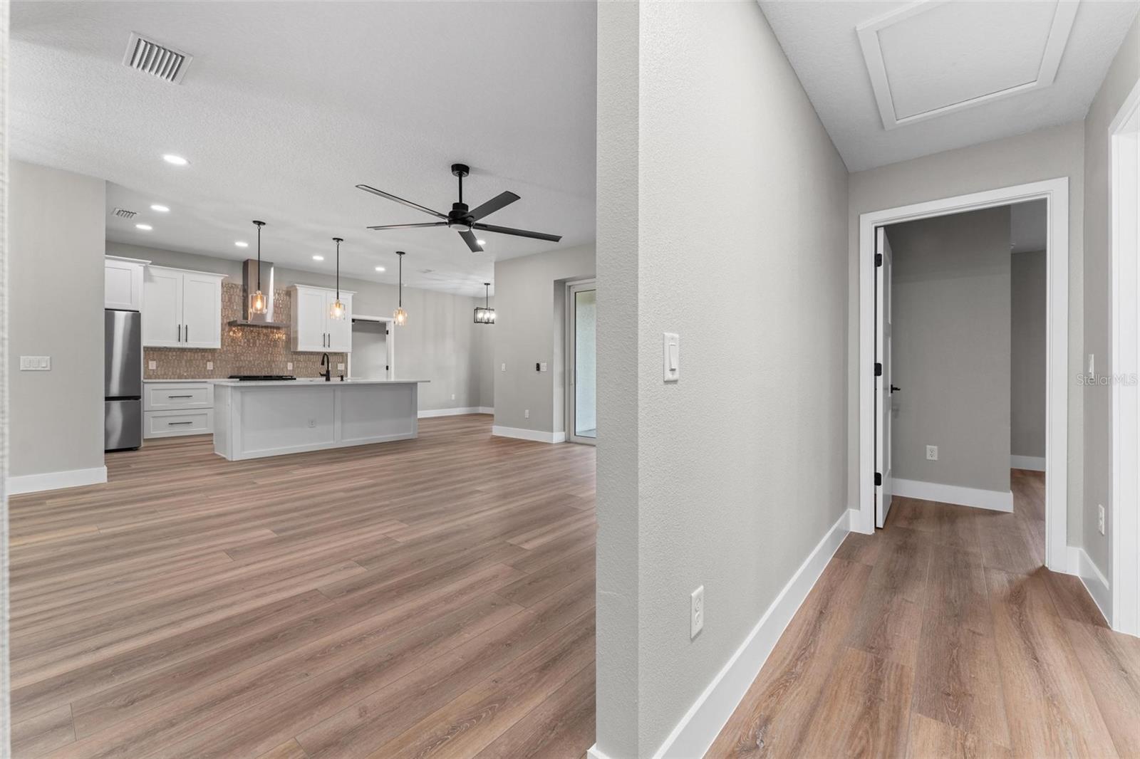 Image 41 of 75 For 10033 Canterbury Drive