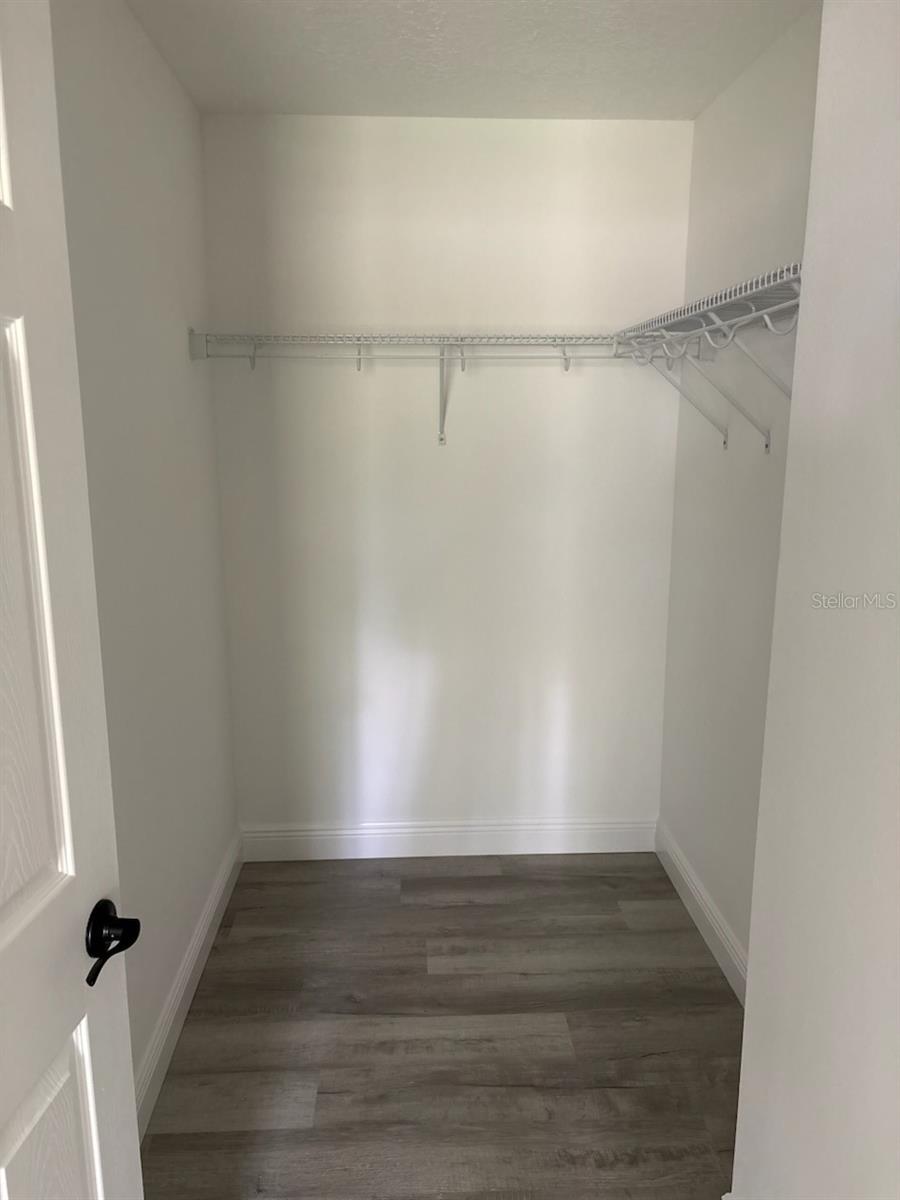 Listing photo id 17 for 10185 Halsey Way