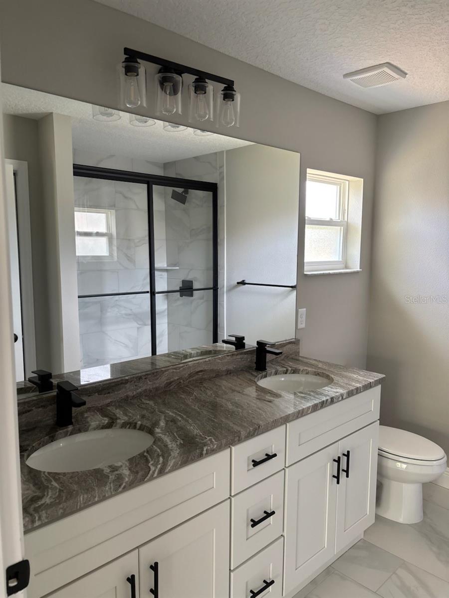 Listing photo id 18 for 10185 Halsey Way