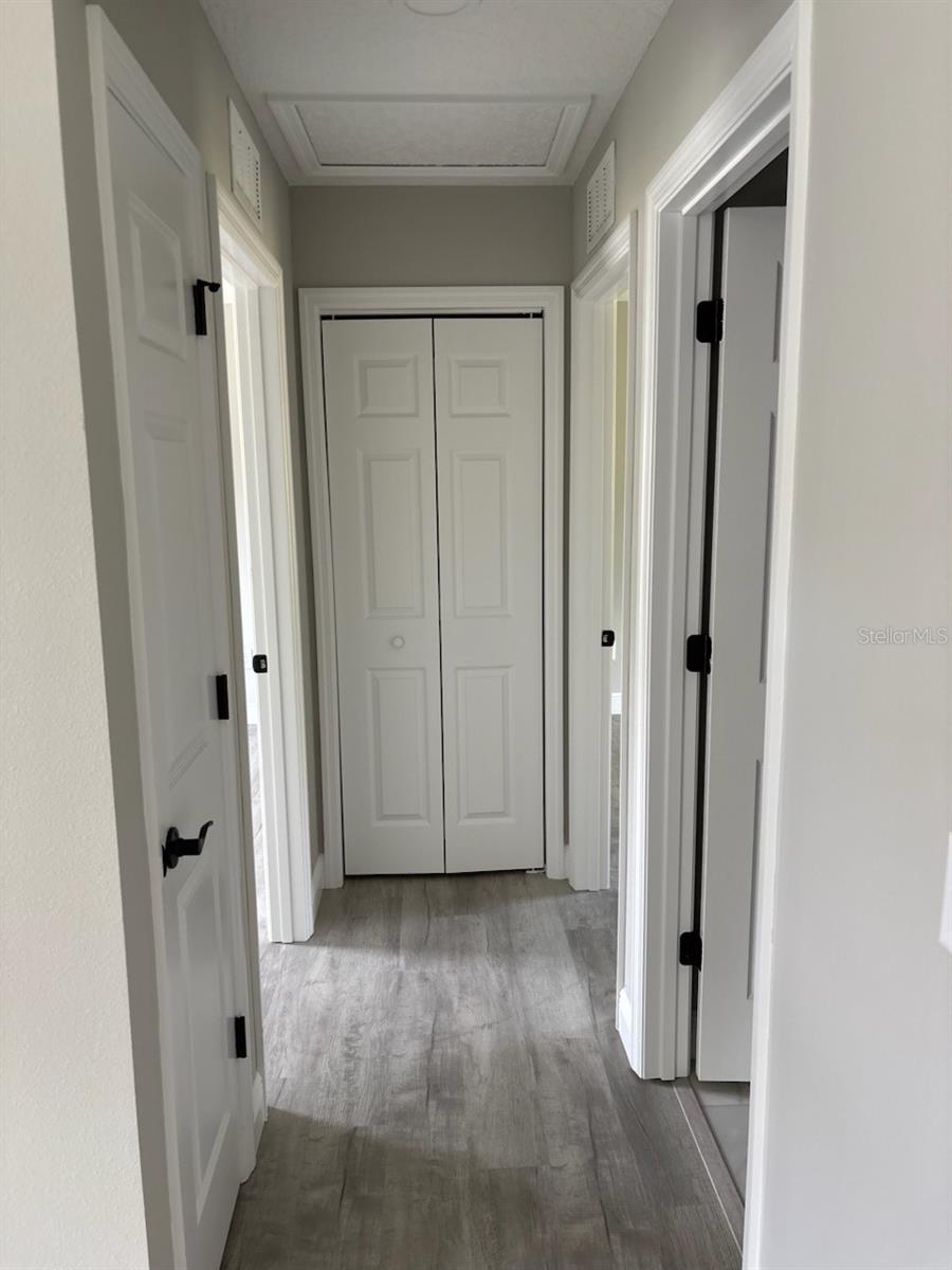 Listing photo id 22 for 10185 Halsey Way
