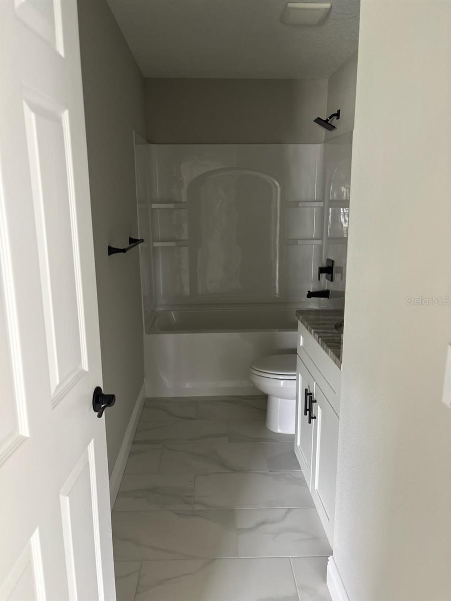 Listing photo id 23 for 10185 Halsey Way