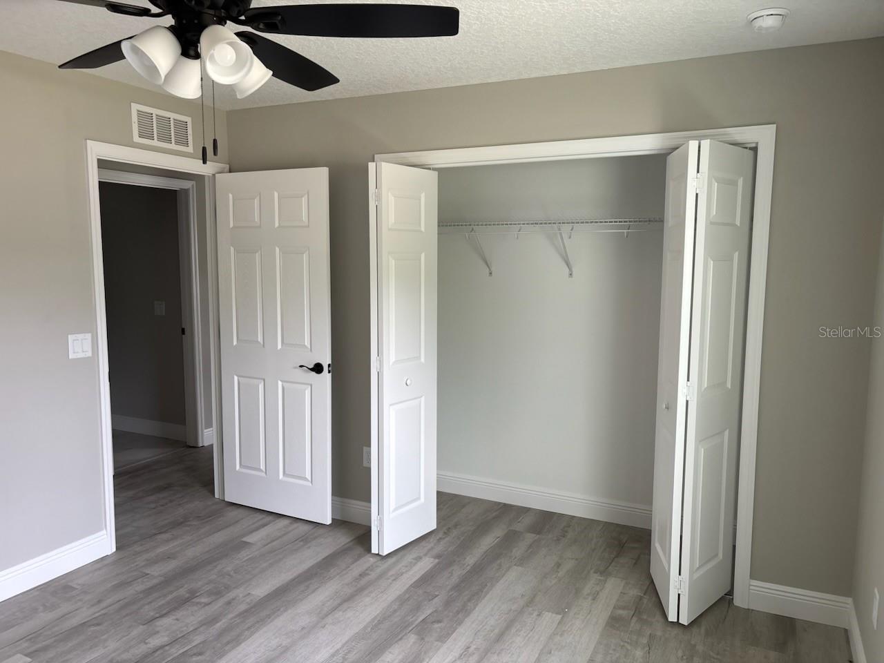 Listing photo id 26 for 10185 Halsey Way