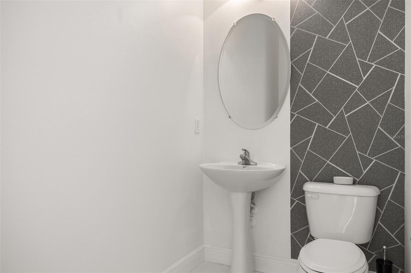 Image 18 of 49 For 39539 Harbor Hills Boulevard
