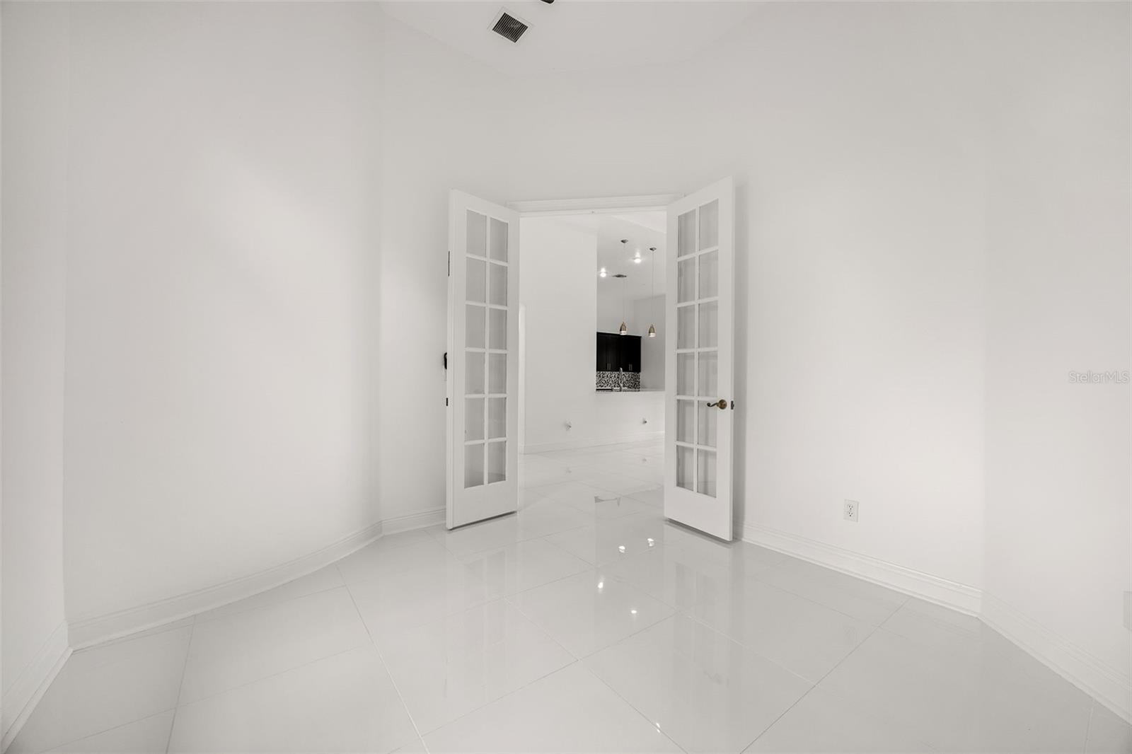 Image 35 of 49 For 39539 Harbor Hills Boulevard