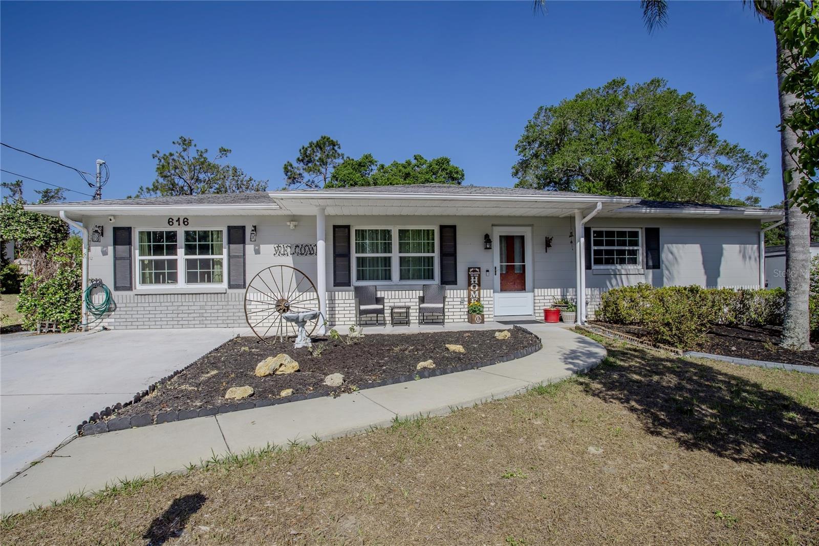 Details for 616 Third Avenue, LADY LAKE, FL 32159