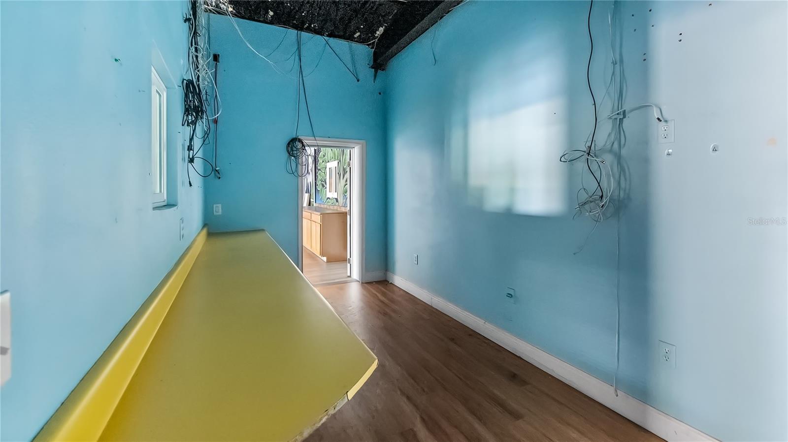 Image 12 of 27 For 324 Burleigh Boulevard