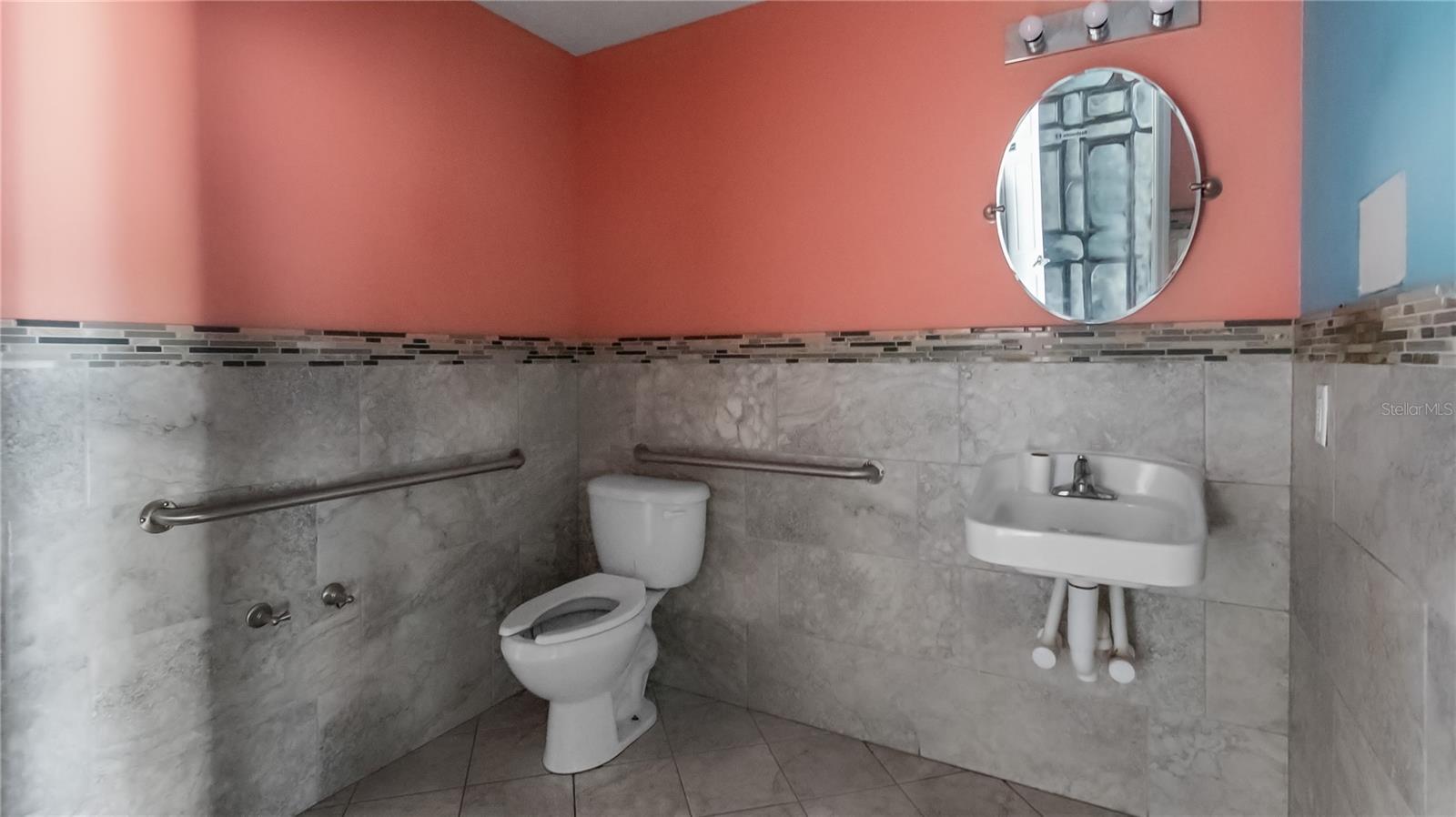 Image 13 of 27 For 324 Burleigh Boulevard