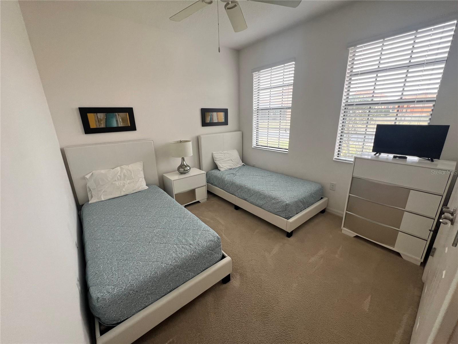 Image 11 of 22 For 2529 Rosemont Circle