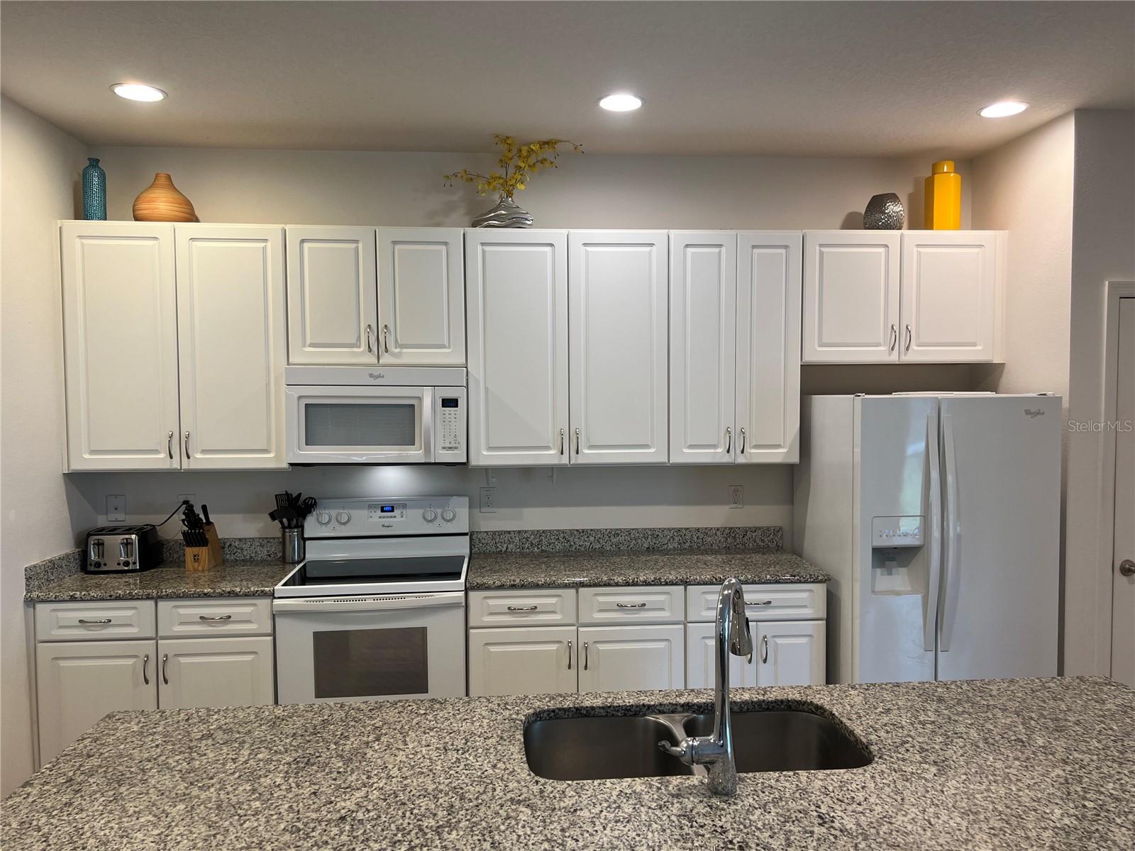 Image 3 of 22 For 2529 Rosemont Circle