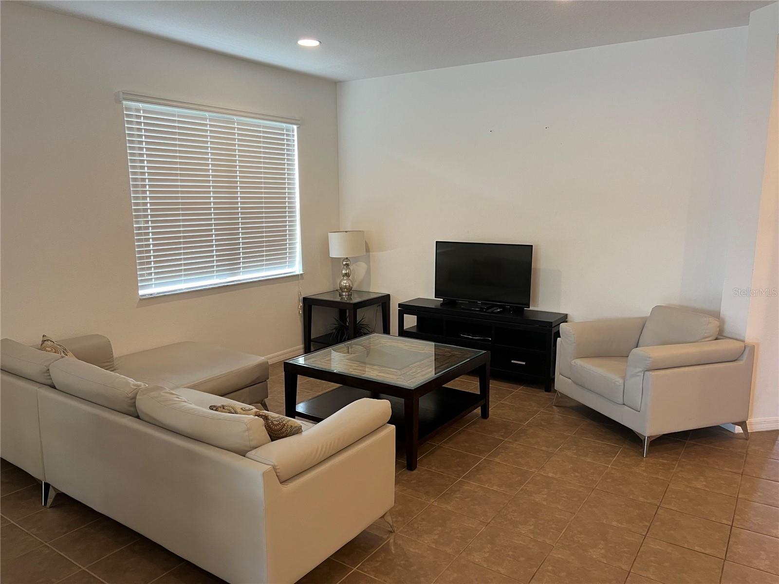 Image 6 of 22 For 2529 Rosemont Circle