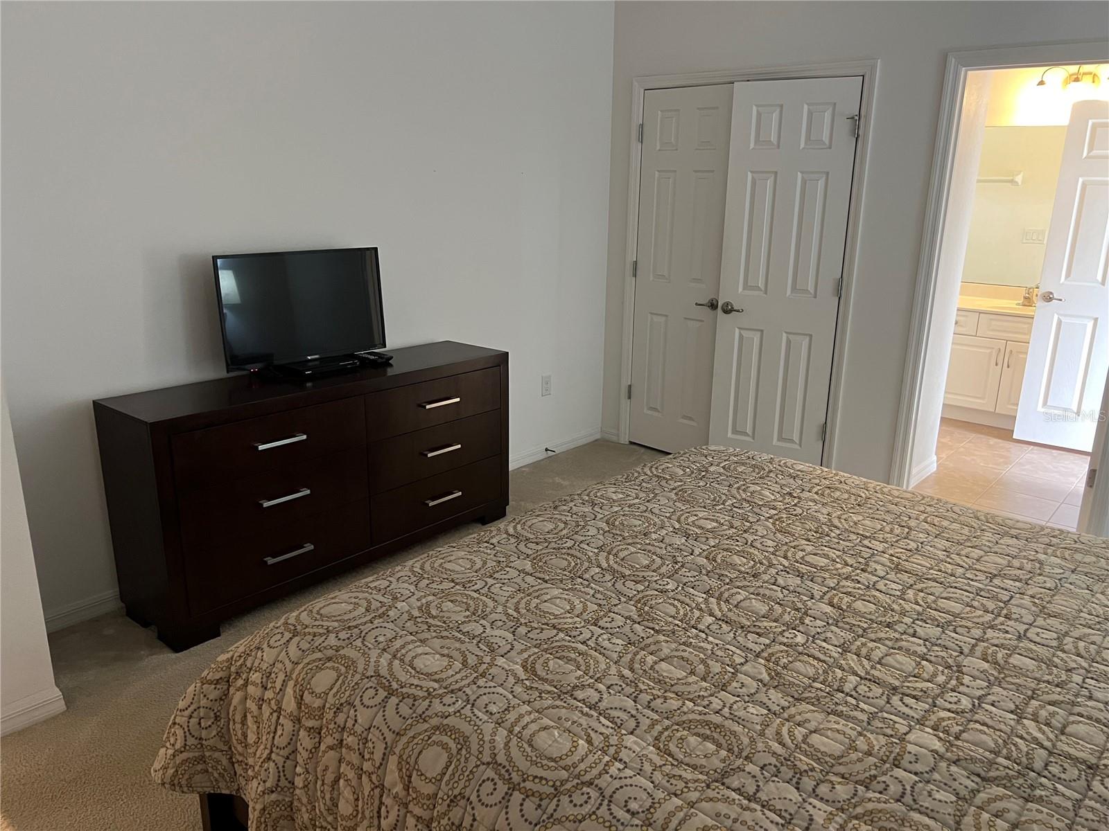 Image 9 of 22 For 2529 Rosemont Circle
