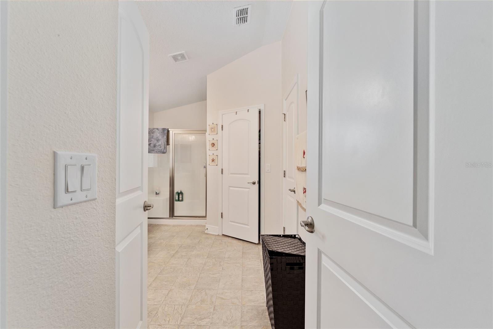 Image 32 of 40 For 704 Chelsea Avenue