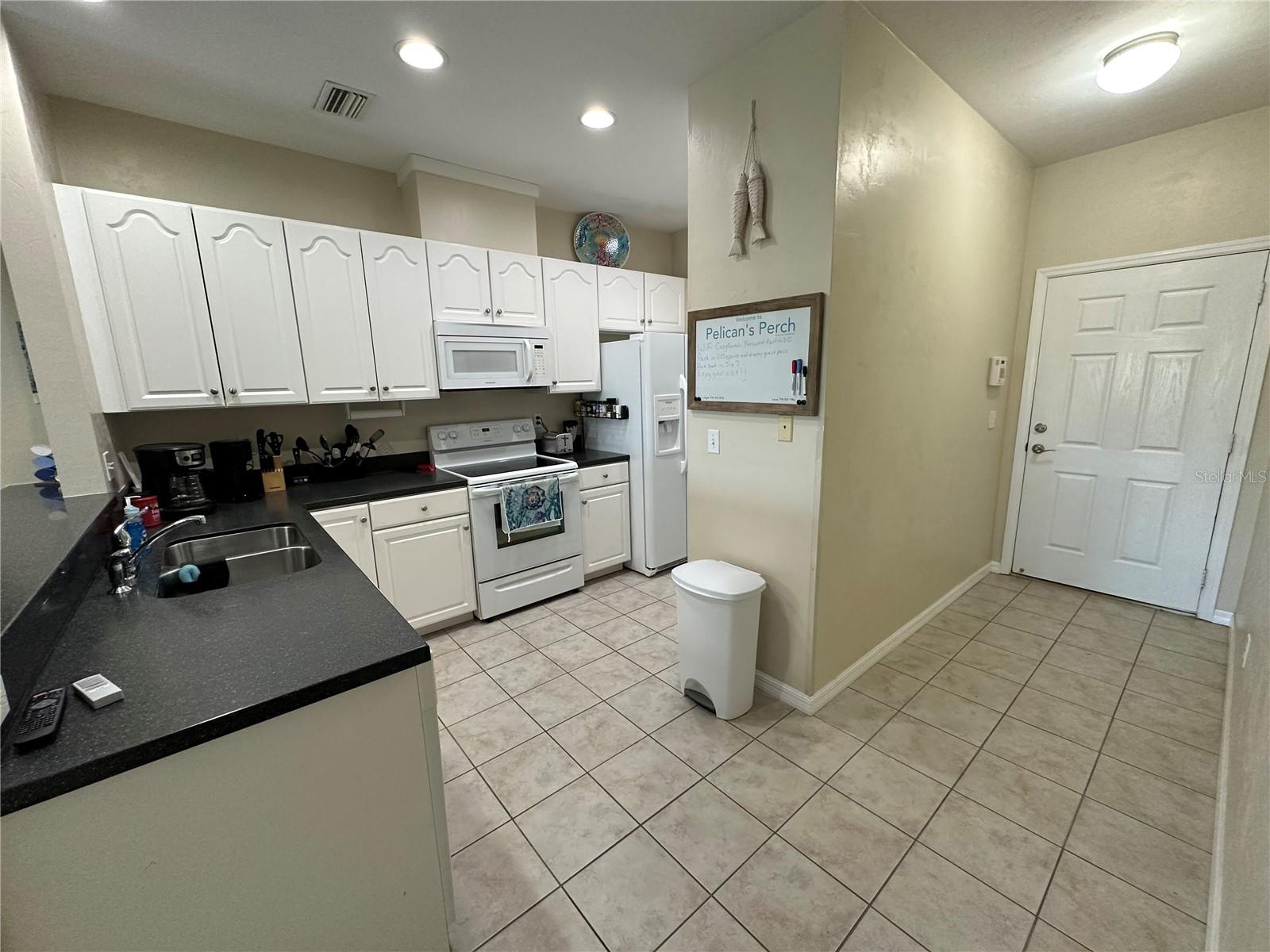 Image 2 of 37 For 54 910 Avenue 210-3
