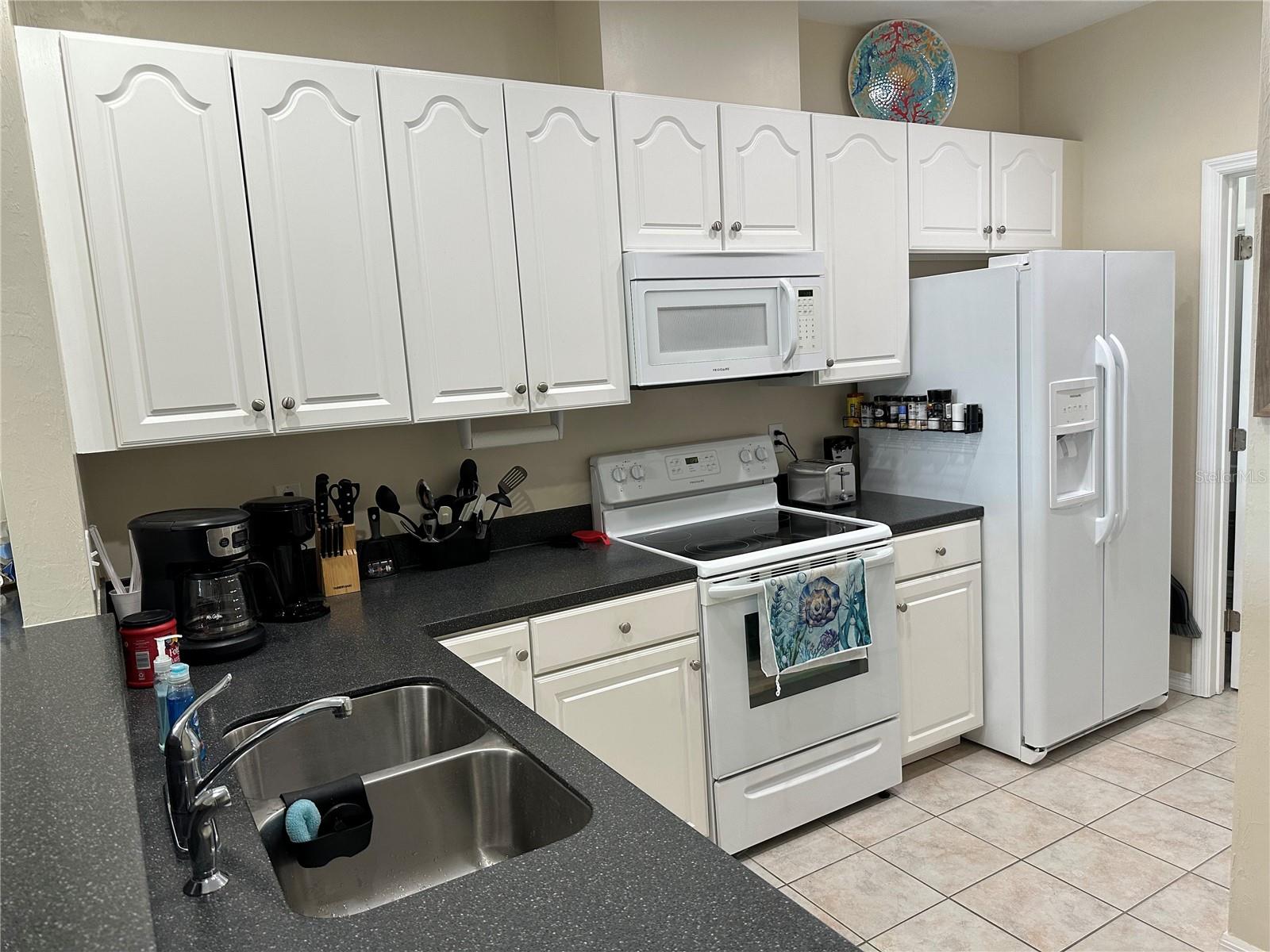 Image 3 of 37 For 54 910 Avenue 210-3